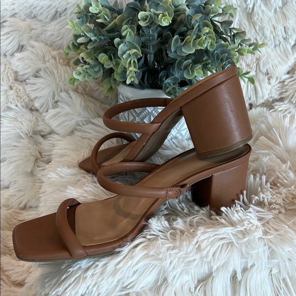 A New Day Women’s Brownish/Tanish Block Heel Sandals Size 6 - Picture 3 of 7